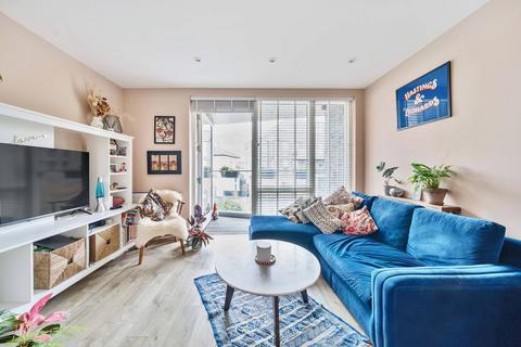 Woods Road, Peckham, London, SE15 1 bed flat for sale