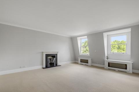 Lennox Gardens, Knightsbridge SW1X 2 bed apartment for sale