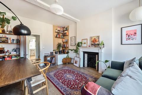 London House, West Street, Carshalton 2 bed maisonette for sale