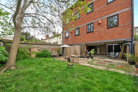 North Road, Bristol BS6 2 bed apartment for sale