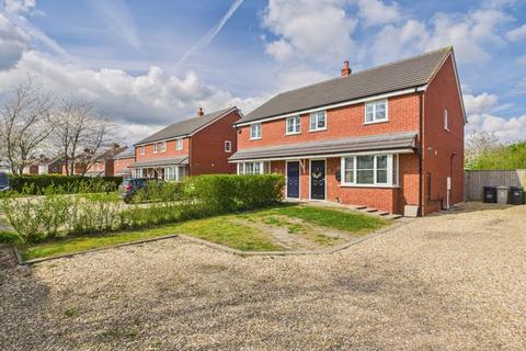 103 Skegness Road, Burgh le Marsh... 3 bed semi