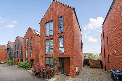Keats Way, Coulsdon CR5 3 bed property for sale
