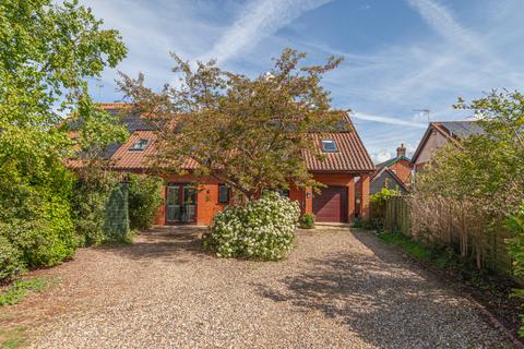 Workshop Lane, Nacton, IP10 0HG 4 bed semi
