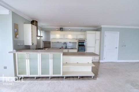 Joss Gap Road, Broadstairs 2 bed apartment for sale