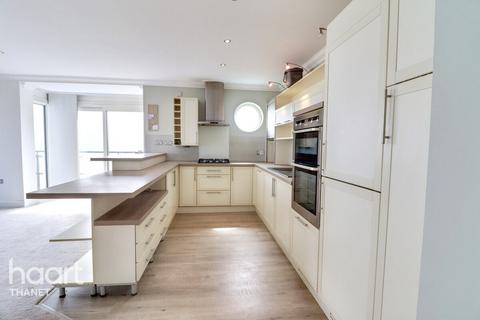 Joss Gap Road, Broadstairs 2 bed apartment for sale