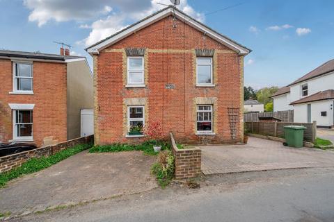 Woodside Road, Tunbridge Wells 2 bed semi