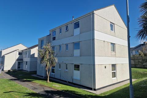 Carmython Court, Newquay TR7 3 bed flat for sale