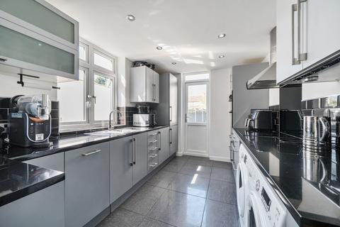 Eastern Avenue East, Havering RM1 4 bed semi