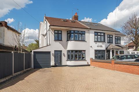 Eastern Avenue East, Havering RM1 4 bed semi