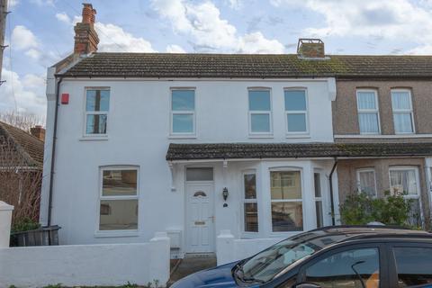 Fitzroy Avenue, Ramsgate, CT12 5 bed semi