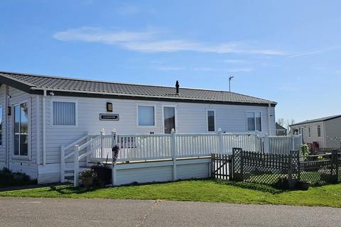 Flag Hill, Great Bentley, Colchester... 2 bed static caravan for sale