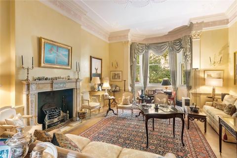 Ennismore Gardens, Knightsbridge SW7 1 bed apartment for sale