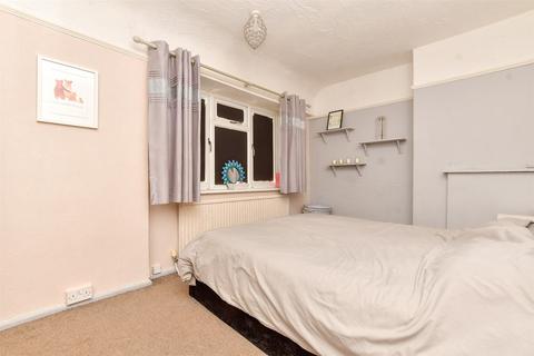Grenville Road, New Addington... 3 bed semi