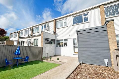 Gloucester Close, Skegness... 2 bed terraced house for sale