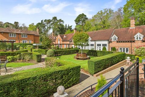 Coach House Mews, Hersham... 2 bed mews for sale