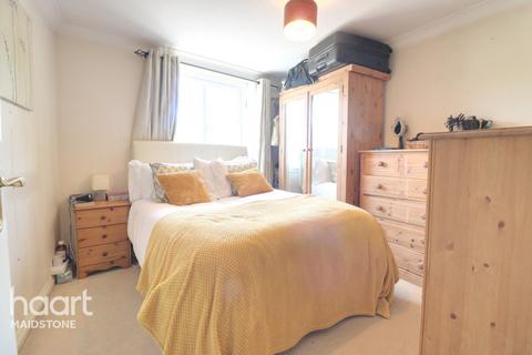 Bambridge Court, Maidstone 2 bed apartment for sale