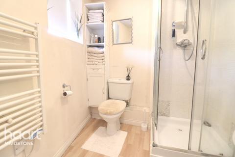 Bambridge Court, Maidstone 2 bed apartment for sale