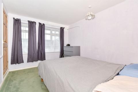 Sovereigns Way, Marden, Kent 2 bed end of terrace house for sale
