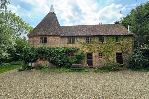 Marden, Kent 3 bed country house for sale