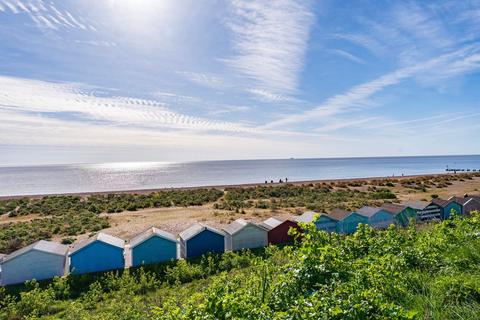 Pakefield Street, Lowestoft, NR33 2 bed terraced house for sale