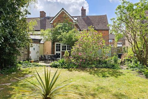 George Street, Kingsclere RG20 3 bed terraced house for sale