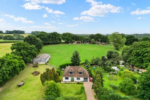 Skinners Lane, Catsfield, TN33 4 bed detached house for sale
