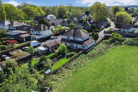 Longedge Lane, Wingerworth... 3 bed semi