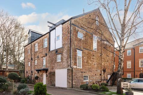 Queens Reach, The Old Mill Queens... 2 bed flat for sale