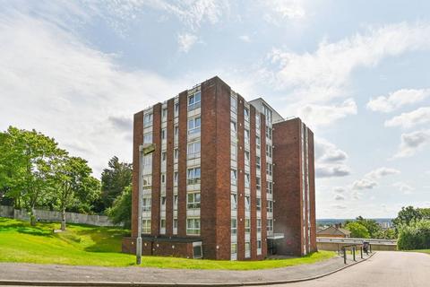 London SE25 2 bed apartment for sale