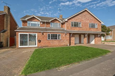 White Edge Moor, Swindon SN3 5 bed detached house for sale