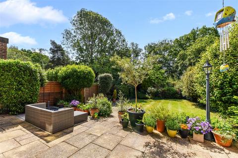 Oak End, Arundel 3 bed link detached house for sale