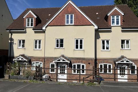 London Road, Chippenham 4 bed terraced house for sale