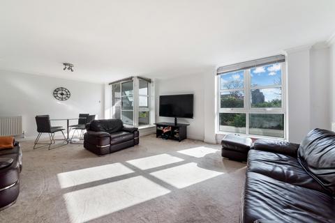Barrier Point Road, E16 2 bed apartment for sale