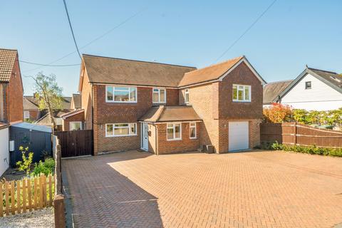 Bull Lane, Waltham Chase... 5 bed house for sale
