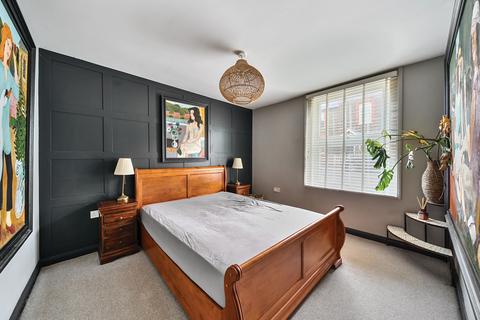 Priory Road, Reigate RH2 2 bed maisonette for sale