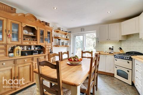 Main Road, Sundridge, Sevenoaks 4 bed semi