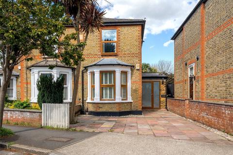 Portland Road, Kingston Upon Thames KT1 2 bed semi