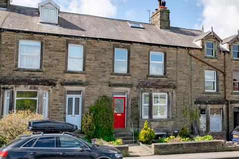 Banks View, Settle BD24 3 bed terraced house for sale