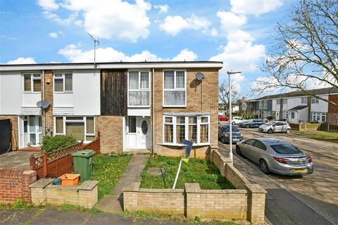 Elsenham Crescent, Basildon SS14 3 bed end of terrace house for sale