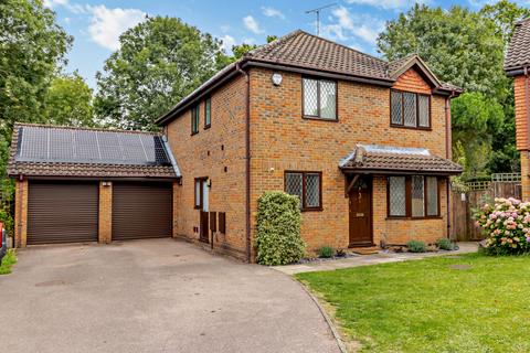 Dovecot Close, Pinner 4 bed detached house for sale