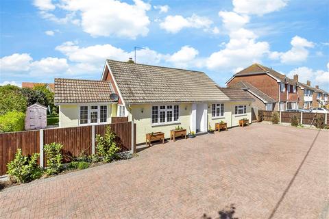 Rolfe Lane, New Romney, Kent 3 bed detached bungalow for sale