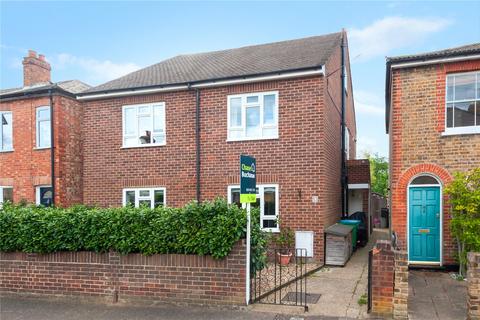 Wolsey Road, Hampton Hill 2 bed maisonette for sale