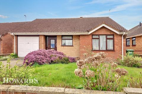 Crestview Drive, Lowestoft 2 bed detached bungalow for sale