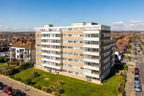 Berriedale House, Hove 2 bed apartment for sale
