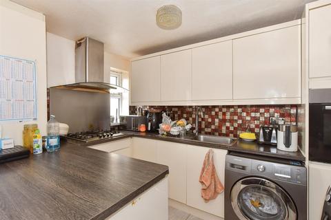 Lake Road, Romford RM6 3 bed terraced house for sale