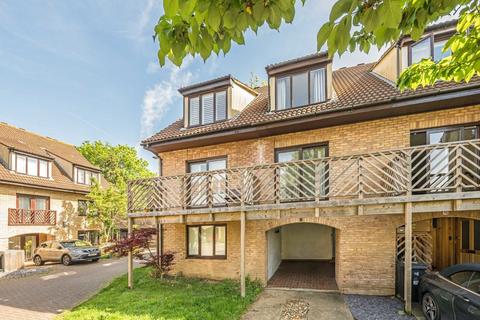 Albany Mews, Kingston Upon Thames KT2 3 bed house for sale