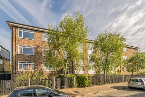 Clifton Road, Kingston Upon Thames KT2 2 bed flat for sale