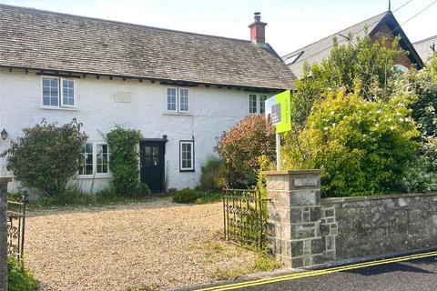 Victoria Road, Freshwater, Isle of Wight 3 bed semi