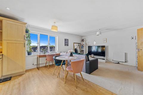 Kirkwood Grove, Milton Keynes MK5 1 bed apartment for sale