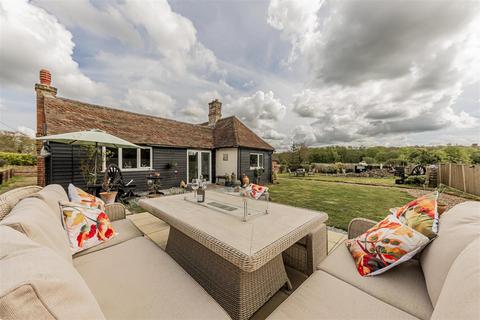 Mill Lane, Bridge, Kent 2 bed detached bungalow for sale